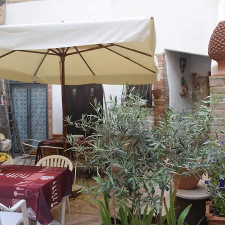 Bed & Breakfast Lemon Garden